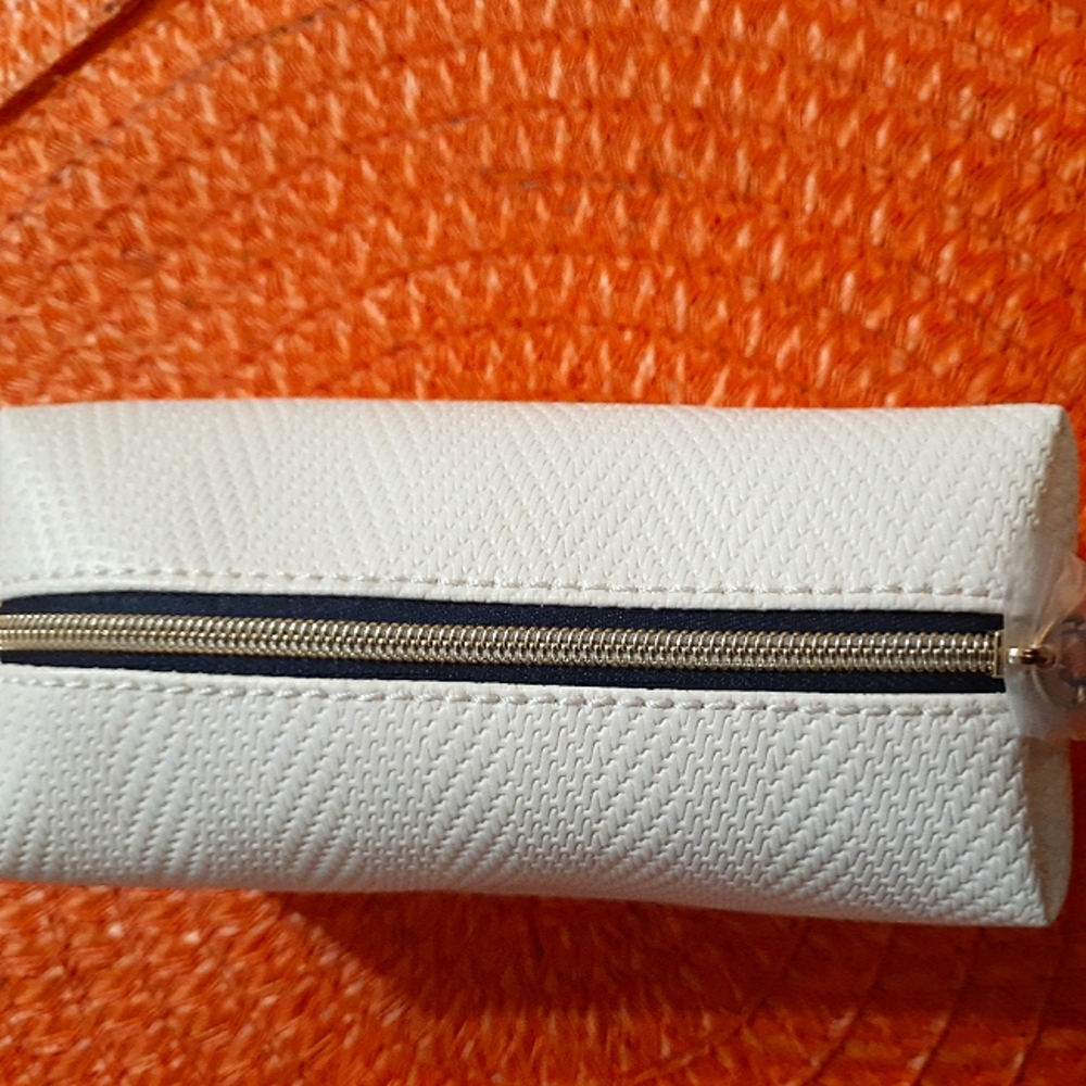 Estee Lauder cosmetic bag